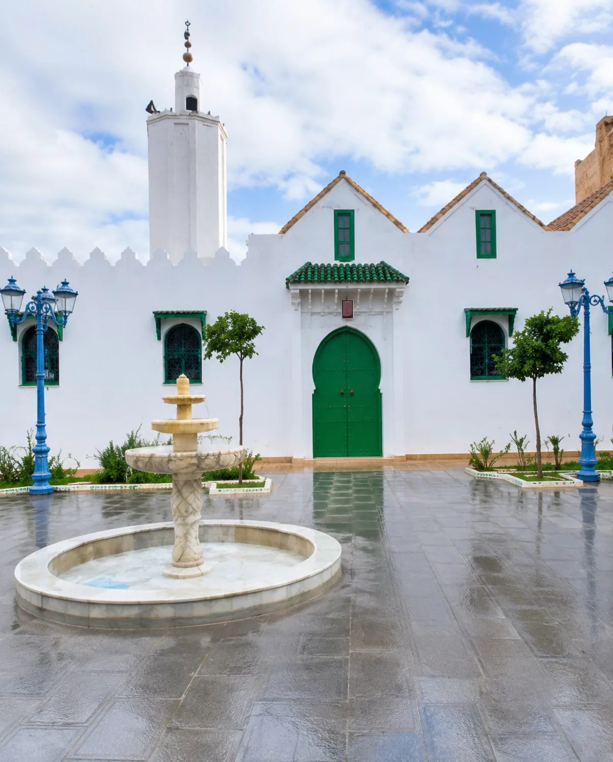 The Great Mosque and fountain in Asilah