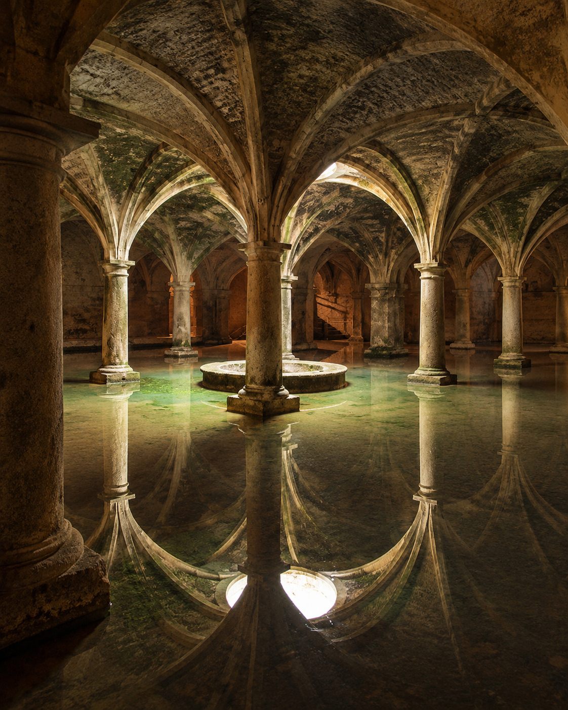 Portuguese Cistern with reflected columns