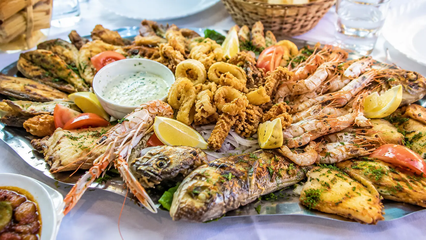 Moroccan seafood platter with fish and shrimp — Exotic Morocco