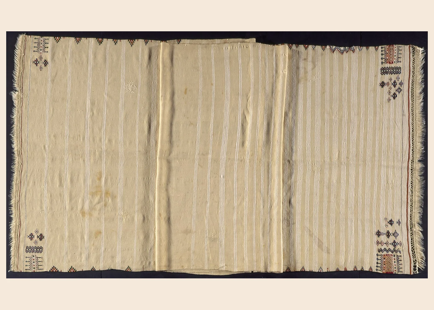 A nineteenth-century haik attributed in the museum record to the Ait Talouine, in northern Morocco’s Atlas region.