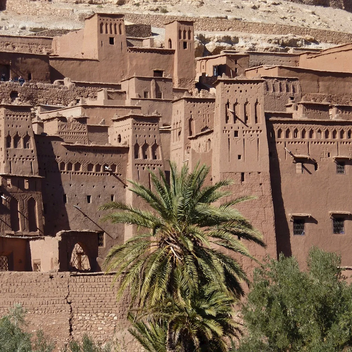Aït Ben Haddou belongs to a southern journey with time for the road as well as the site.