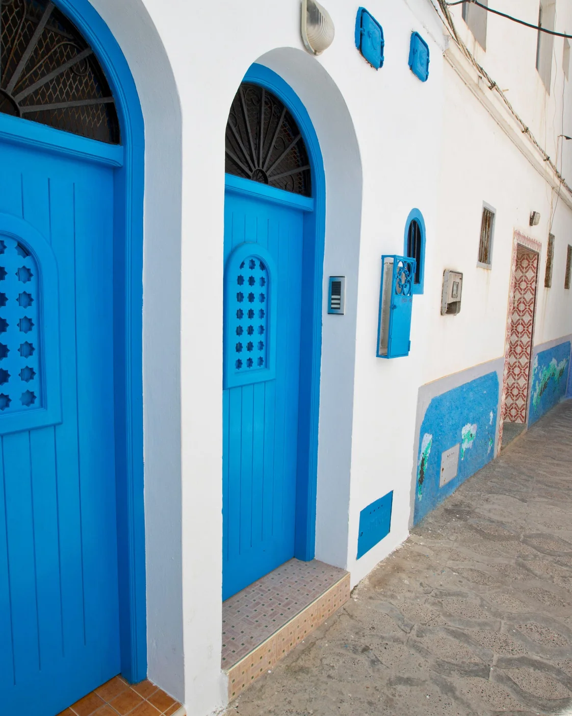 Asilah offers a compact coastal change of scene from a northern base.