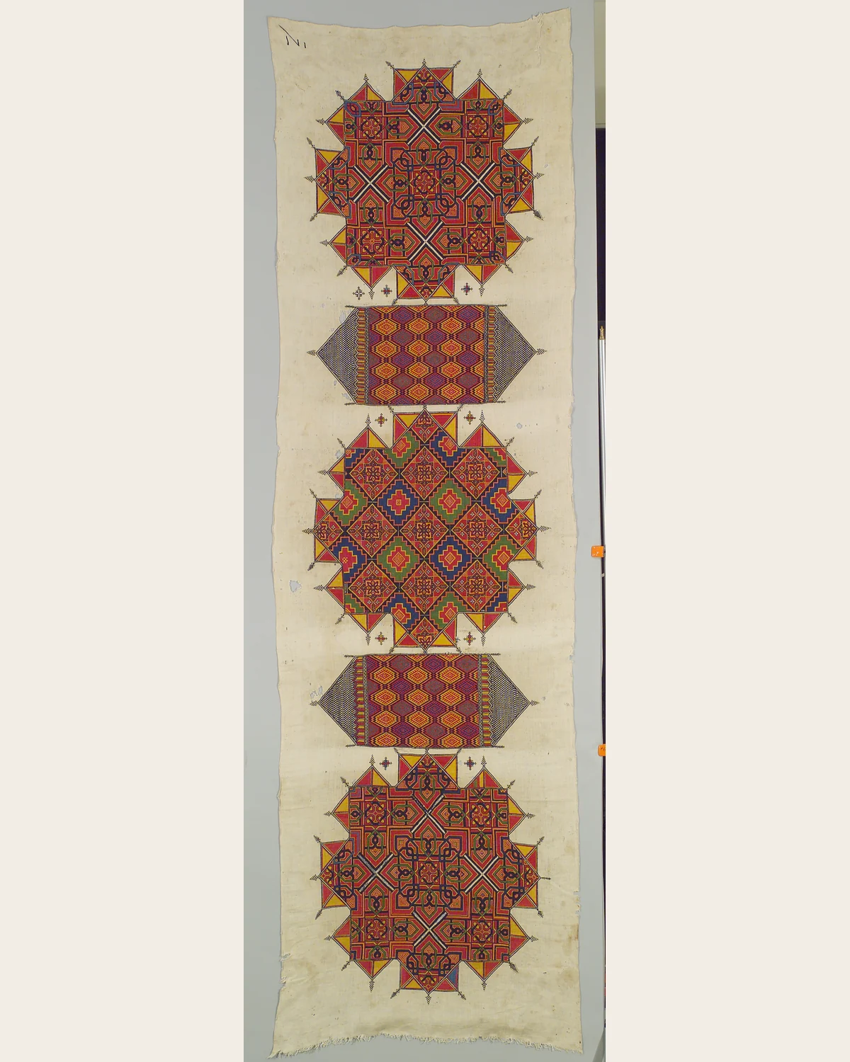Hanging (arid), about 1800, attributed to Chefchaouen. Linen and silk. The Met, 1970.272; Purchase, Everfast Fabrics Inc. Gift, 1970. Public domain.