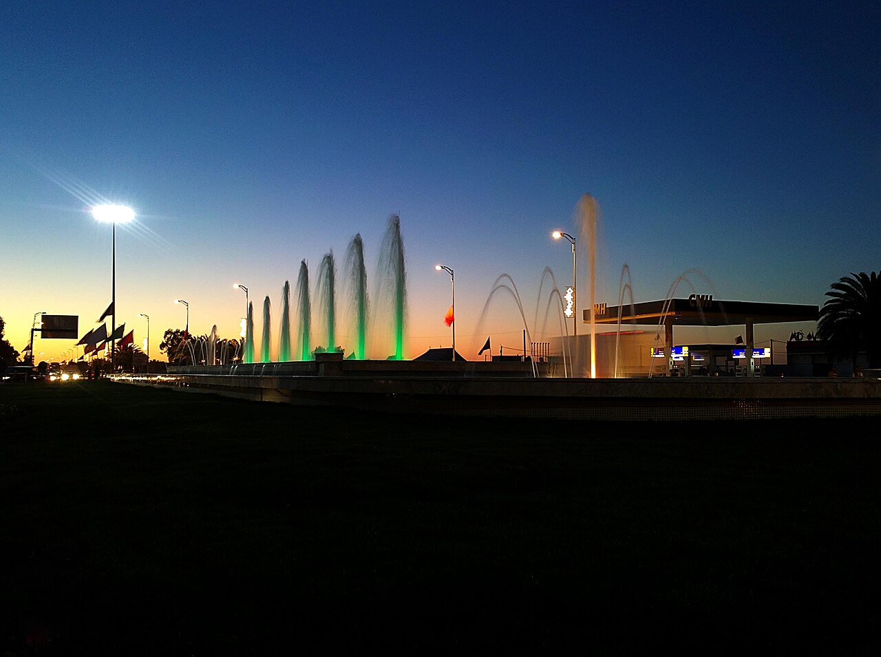 Large fountain and city surroundings in Khouribga