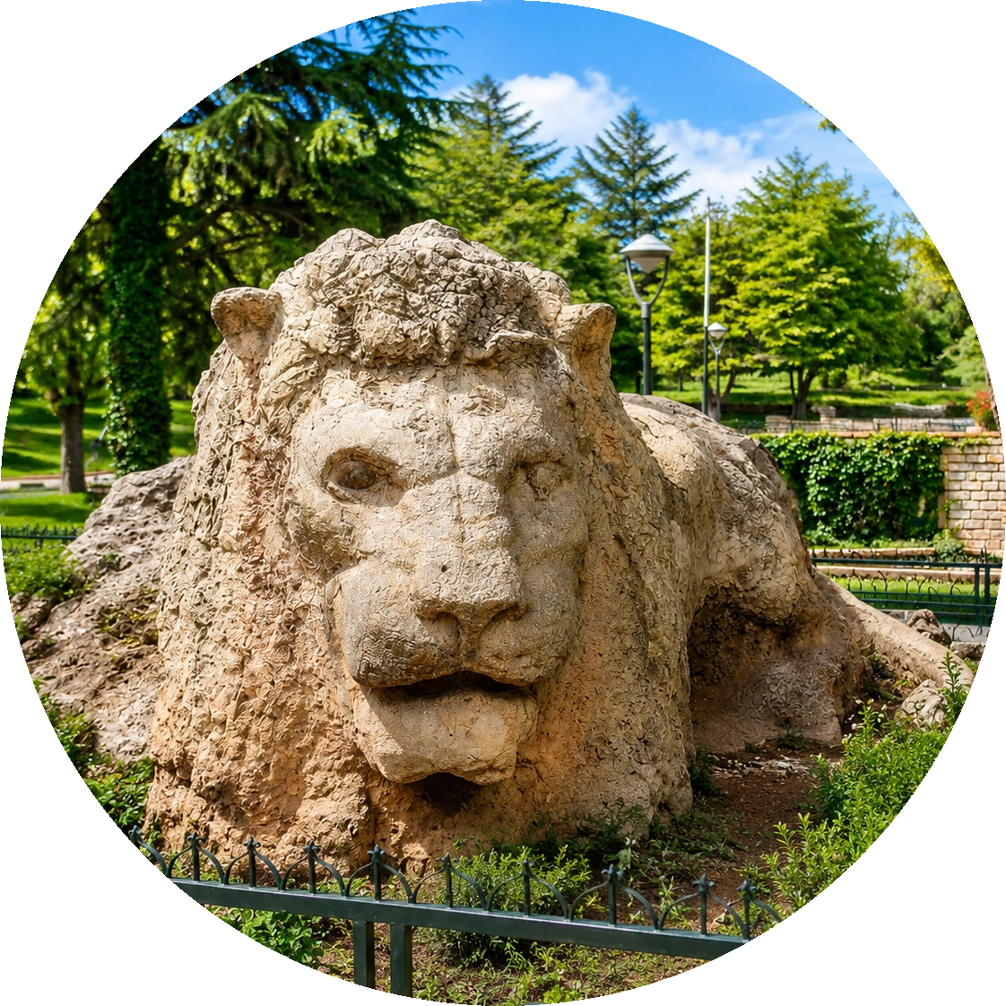 Close view of the Stone Lion sculpture in Ifrane