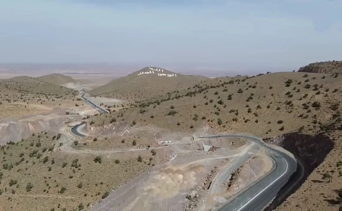 Mountain road at Tizi n’Talghomt on the route from Midelt toward the Ziz corridor